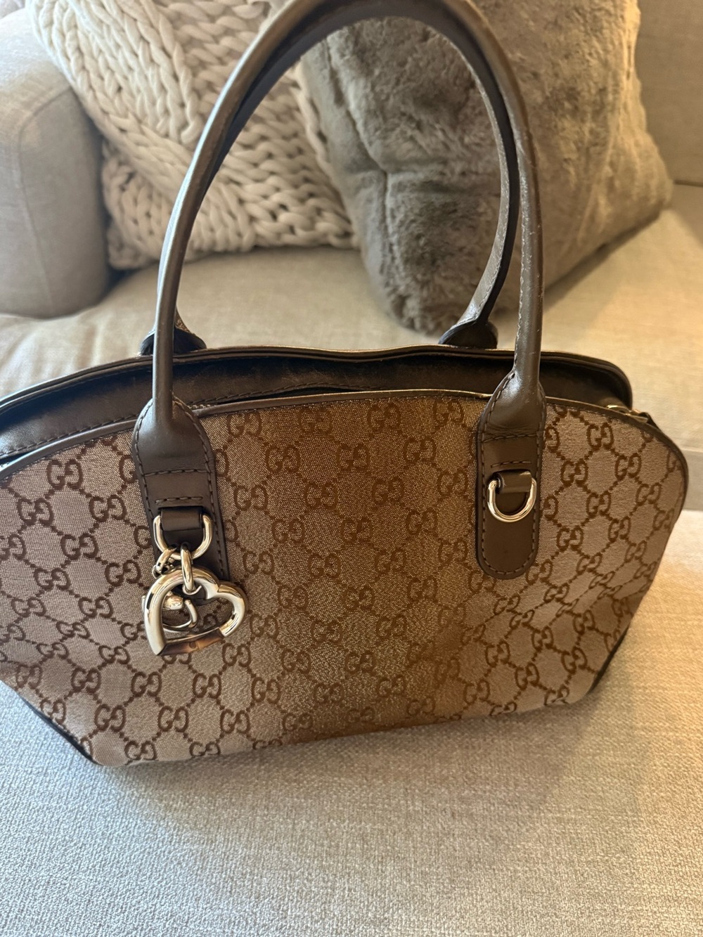GUCCI Beige Metallic GG Canvas Heart-Bit Handbag - Picture 3 of 10